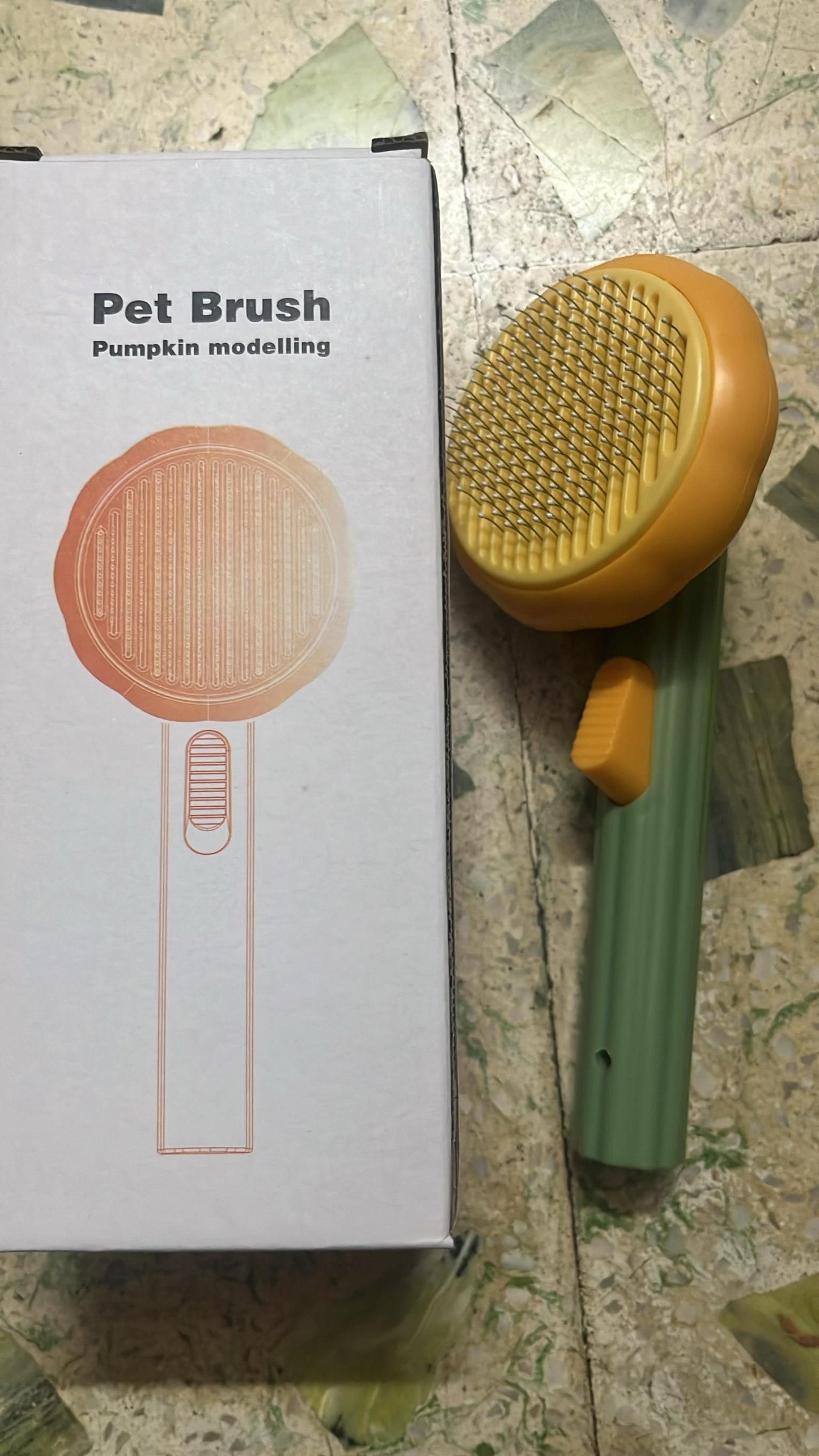 Self-Cleaning Dog & Cat Comb – Gentle Grooming Made Easy 🐾